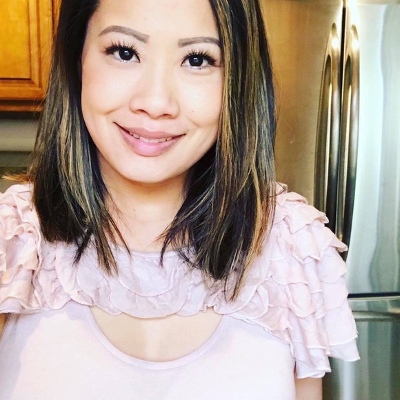 Meet your Posher, May ♥️ - Picture 4 of 7